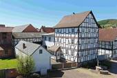 Vorderansicht - Charmantes Ein- bis Zweifamilienfachwerkhaus mit viel Platz und Potenzial