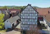Giebelansicht - 8 Zimmer Einfamilienhaus zum Kaufen in Eschwege