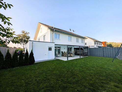 Garten/Terrasse Süd - 7 Zimmer Doppelhaushälfte zum Kaufen in Illertissen