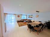 Wohnzimmer - 7 Zimmer Doppelhaushälfte in Illertissen
