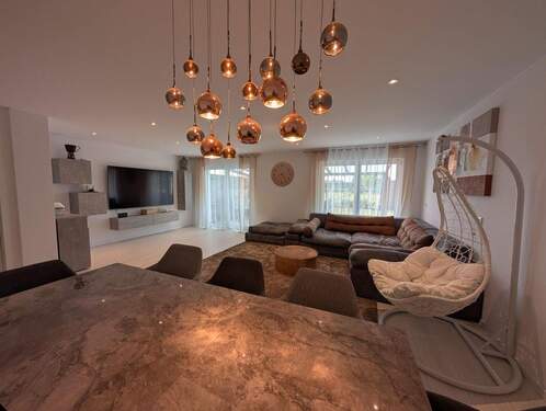 Wohnzimmer - Doppelhaushälfte mit 218,00 m² in Illertissen zum Kaufen
