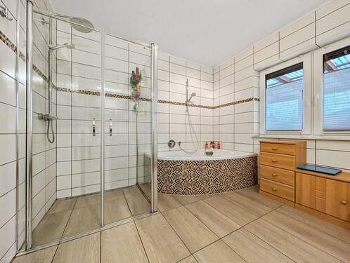 Badezimmer - Werz Immobilien - 