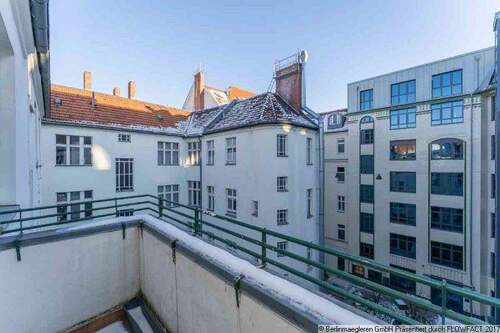 Balkon zum Hof - Etagenwohnung mit 58,00 m&sup2; in Berlin zum Kaufen