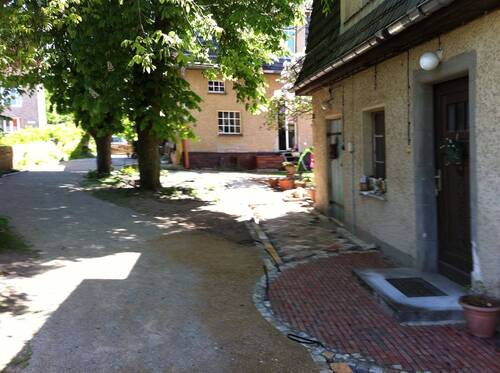 Blick Remise zum Haupthaus - 
