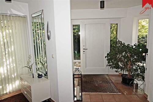 Eingangsbereich mit Garderobe - 4 Zimmer Bungalow in Wittmund