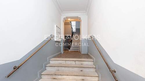 Eingangsbereich - Voll vermietetes Mehrfamilienhaus mit Erker im attraktiven Crellekiez