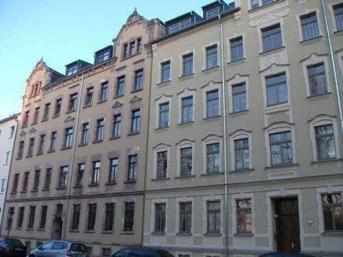 Hausansicht - 2 Zimmer Etagenwohnung zur Miete in Chemnitz