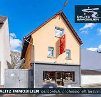 Wohnhaus mit vermietetem Ladenlokal - Bornheim Waldorf