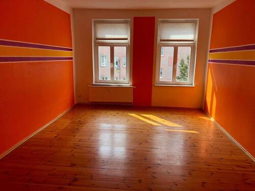 Holzdielen wie hier im 2. OG - 3 Zimmer Etagenwohnung in Berlin