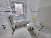 Vollbad/WC mit Fenster - 