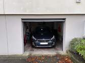 Garage mit elektr. Tor - 