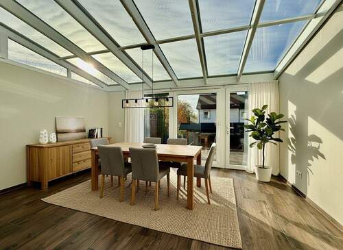 Wintergarten virtuell möbliert - Saniertes und bezugsfertiges Reihenendhaus in Osnabrück