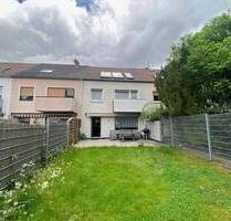 Reihenmittelhaus in gute Lage - 495.000,00&nbsp;EUR Kaufpreis, ca.&nbsp; 120,00&nbsp;m&sup2;&nbsp;Wohnfl&auml;che in Nürnberg (PLZ: 90475) Moorenbrunn