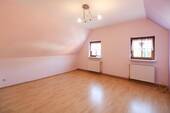 Wohnzimmer 2.OG - 1 Zimmer Mehrfamilienhaus, Wohnhaus zum Kaufen in Neuburg an der Donau