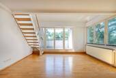 offener Wohnbereich - Lichtdurchflutete Maisonettewohnung mit Terrasse in bester Lage