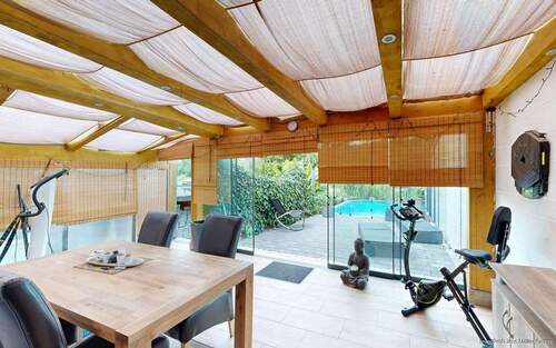 Überdachte Terrasse mit Blick in den Garten und au - Doppelhaushälfte mit 73,00 m&sup2; in Hamm zum Kaufen