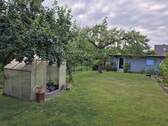 Blick auf Garage/Gewächshaus - 