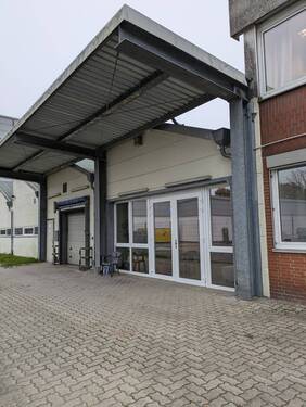 Eingang zur Halle - Einfamilienhaus zur Miete in Schwarzenbek