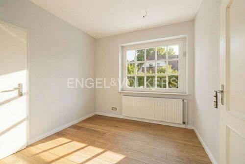 Arbeitszimmer (KI generiert Sommer) - 