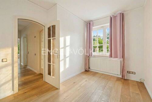 Schlafzimmer(KI generiert Sommer) - 