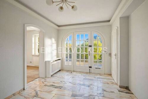 Eingangsbereich(KI-generiert Sommer) - 