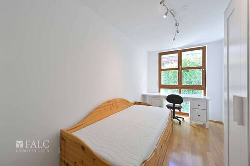 EG Zimmer links schräg - 