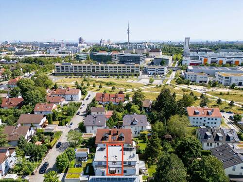 Außenaufnahme - 6 Zimmer Reihenmittelhaus in München