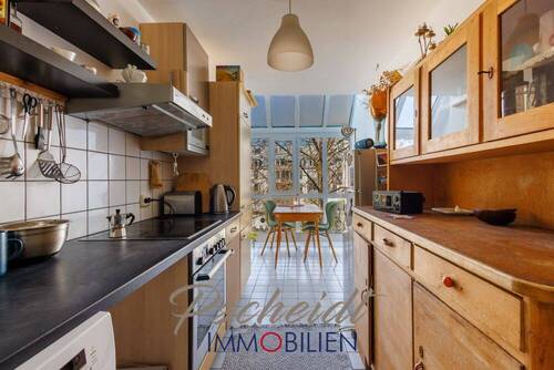 Separate Küche mit Eßplatz - 2 Zimmer Etagenwohnung in München