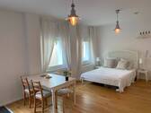 1.jpg - Vacant, renovated apartment, close to Tempelhofer Feld with exclusive use of a GARDEN area.