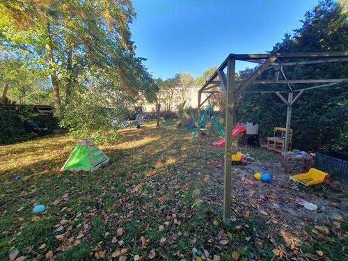 Freifläche auf dem Hof - Mehrfamilienhaus, Wohnhaus in Neustrelitz