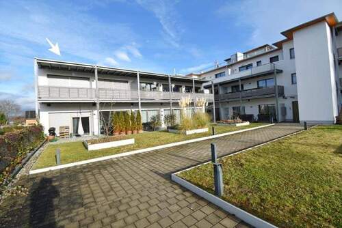 Hausansicht - 4 Zimmer Etagenwohnung zum Kaufen in Moos