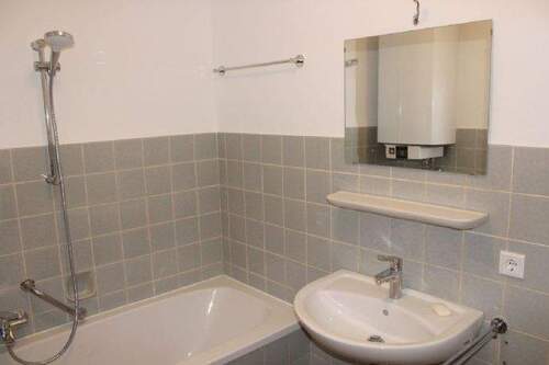  Bad innenliegend ... - 