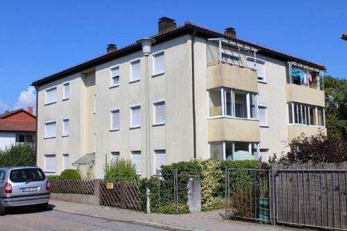 Eingangsseite Wohnanlage - 2 Zimmer Etagenwohnung zur Miete in Neumarkt in der Oberpfalz