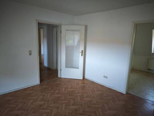 Wohnzimmer - 4 Zimmer Etagenwohnung zur Miete in Borna