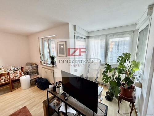 Wohnzimmer #3 - Etagenwohnung mit 67,00 m&sup2; in Nürnberg zur Miete