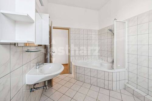 Wannenbad - Whg. OG links - 