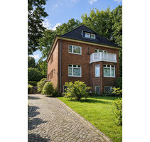 Großzügiges Jugendstil-Anwesen mit vielen Nutzungsmöglichkeiten - Lübeck Kücknitz