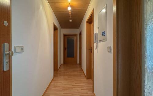 Flur - 3 Zimmer Etagenwohnung zur Miete in Lohsa