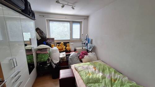 Schlafzimmer 1.jpg - 