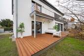 Schöne Holzterrasse - 