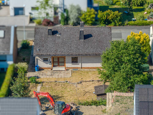 Aufnahme aus der Vogelperspektive - 7 Zimmer Mehrfamilienhaus, Wohnhaus zum Kaufen in Mittenaar