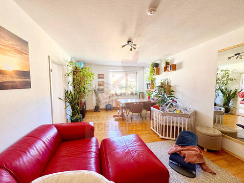 Wohnzimmer II - 2 Zimmer Etagenwohnung zum Kaufen in München