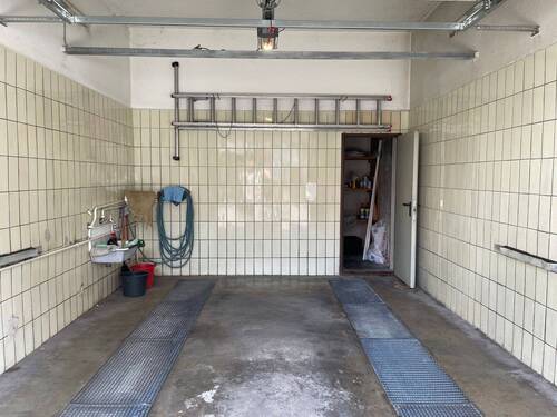 Garage - 
