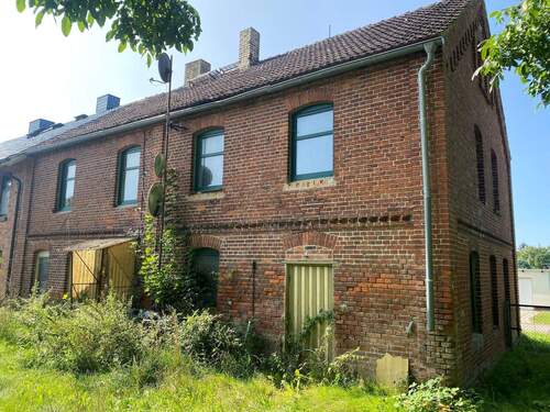 Ansicht hinten.jpg - Sanierungsbedürftige Doppelhaus in Pöglitz