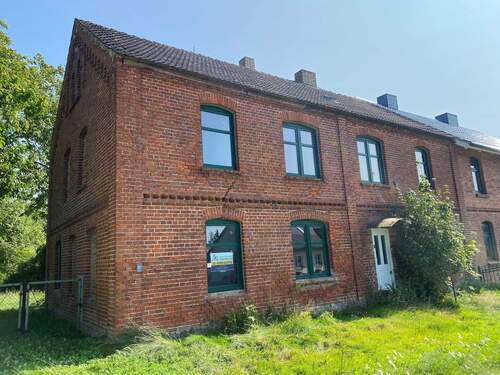 Ansicht vorne.jpg - 6 Zimmer Doppelhaushälfte zum Kaufen in Gremersdorf-Buchholz