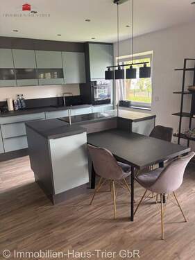 Küche - Einziehen und Wohlfühlen - Stilvolle 3-Zimmer-Erdgeschosswohnung in Topzustand!