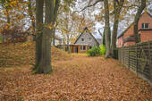 Titelbild - Freistehendes Einfamilienhaus mit schönem Grundstück in beliebter, grüner Wohngegend