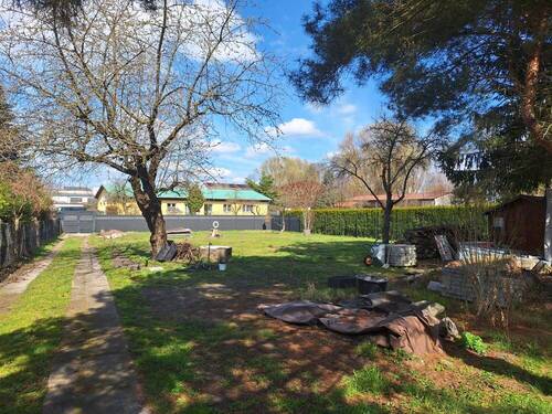 Blick auf das Grundstück - 