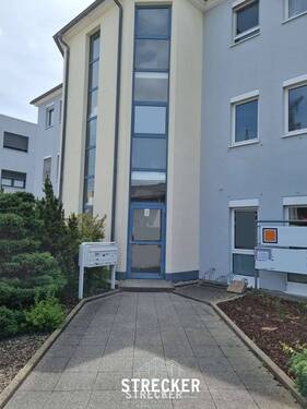 Eingang - Gewerbeobjekt (Büro, Produktion, Verkauf) in Karlsbad zur Miete