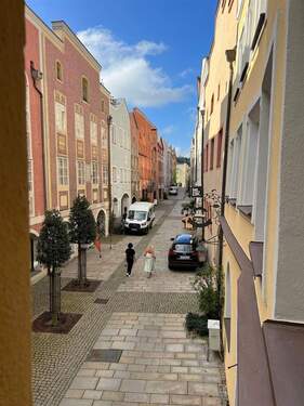 1. Zimmer (Ausblick) - Gewerbeobjekt (Büro, Produktion, Verkauf) in Burghausen zum Kaufen